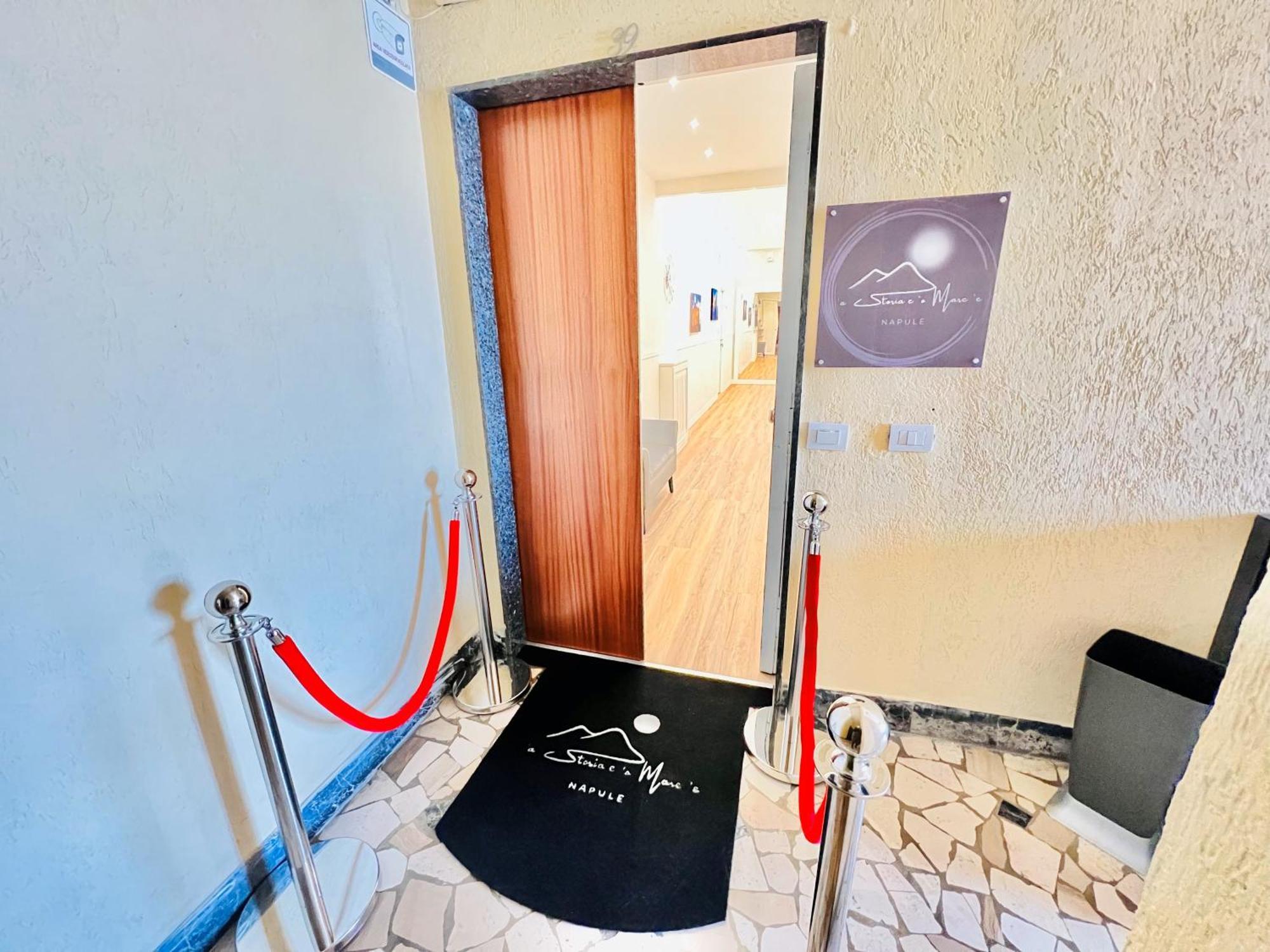 La Storia E Il Mare Di Napoli Hotel Exterior foto
